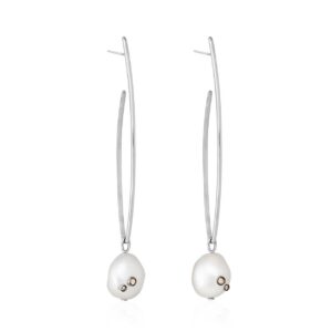 Brinco Aste Duo em ouro branco 18k com 2 pingentes Pérola Barroca e Diamante